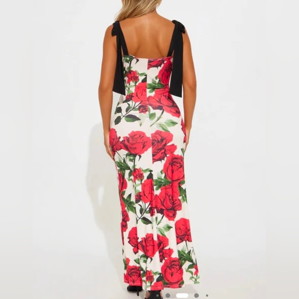 Floral Maxi Dress with Black Accents Sz L